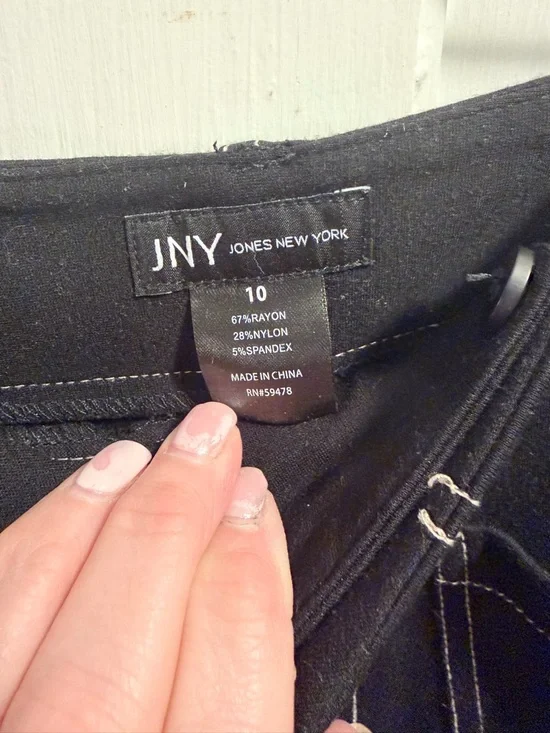 Jones New York Black Pants with White Contrast Stitching size 10 - Picture 4 of 6